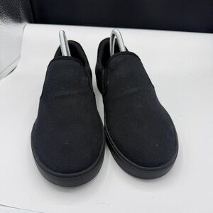 Kizik Venice Black Canvas Pull On Hands Free Slip On Shoes